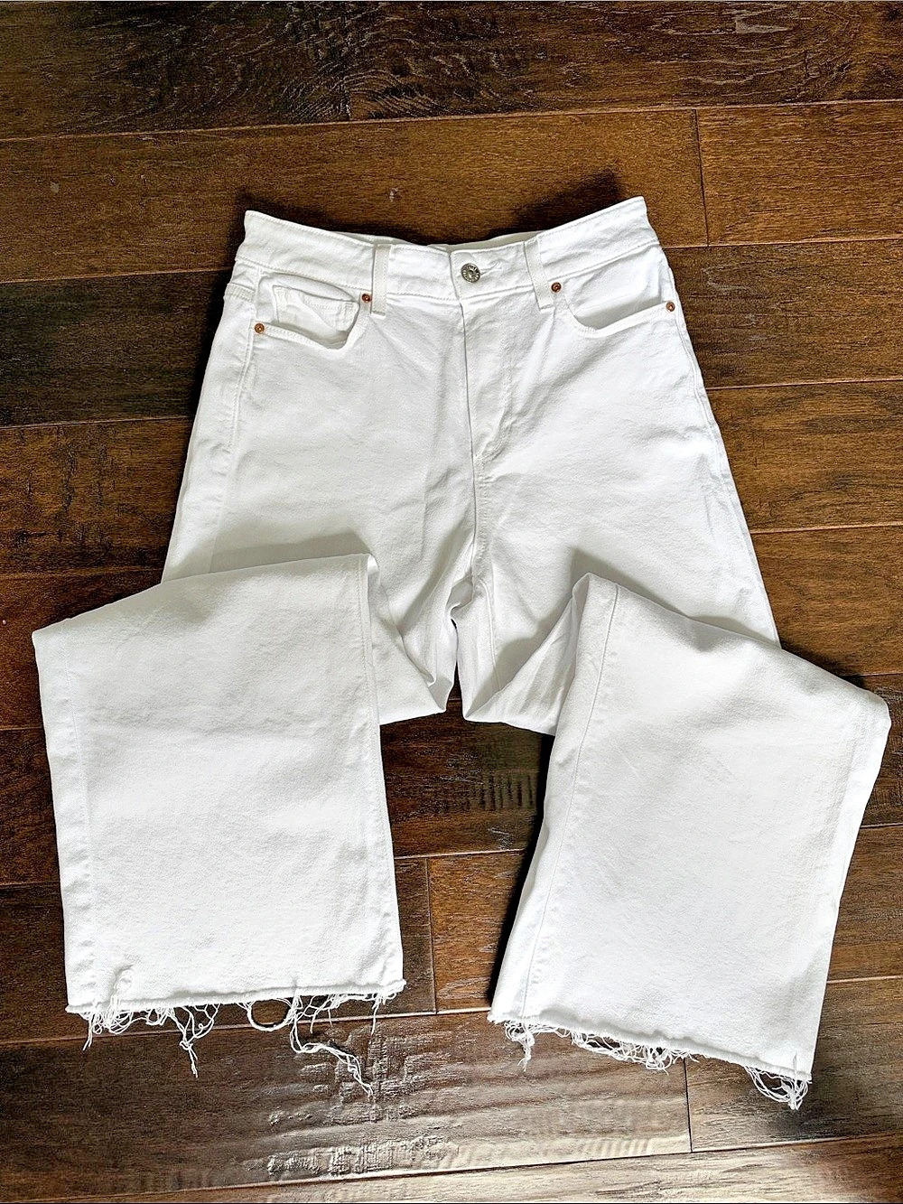 Paige Anessa Wide Leg Jeans in White size 26